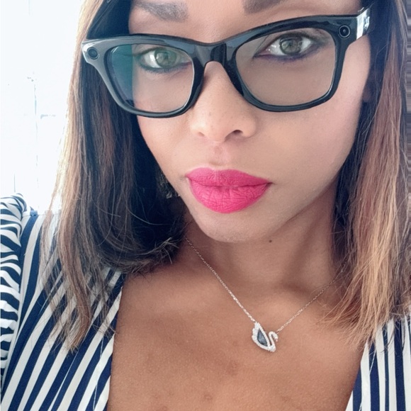 Meet your Posher, December - Picture 2 of 2